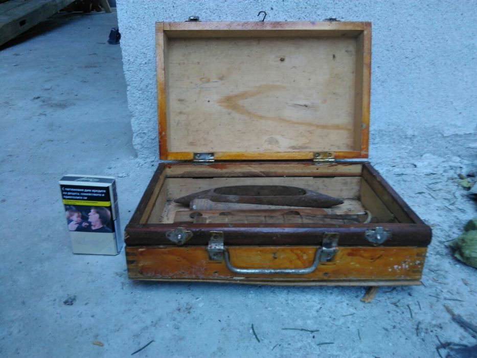 Продавам много стар антикварен лот джунджурий