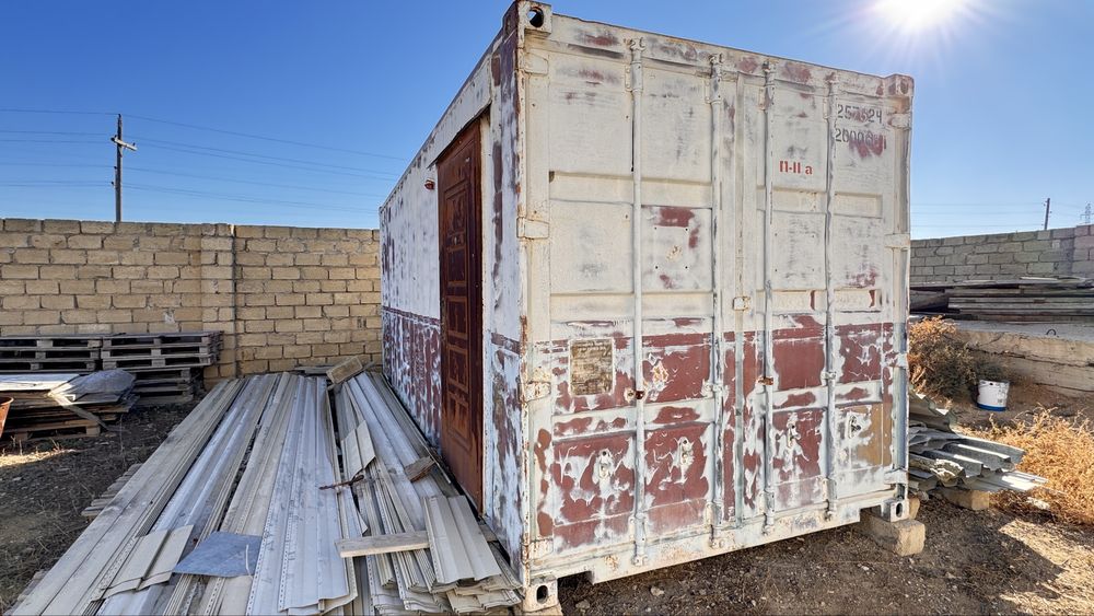 Контейнер 20, обшитый