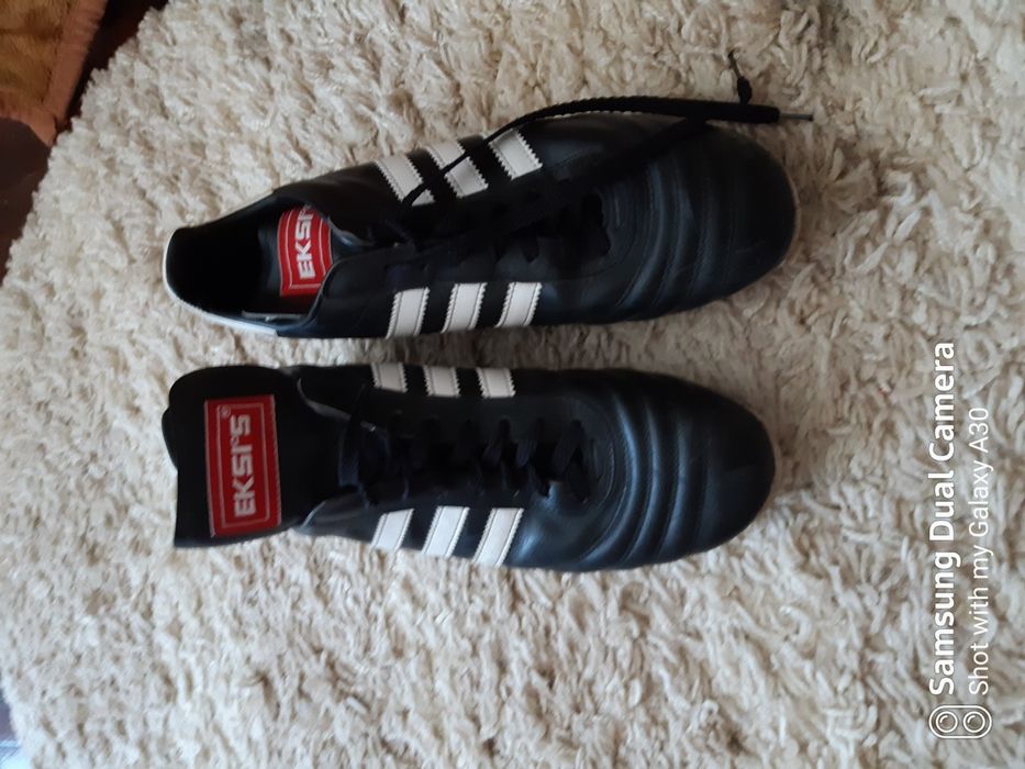 Бутсы футбольные