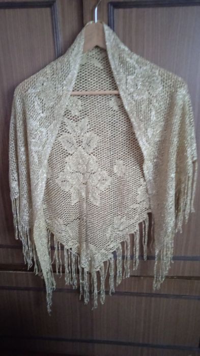 Елегантен дамски шал