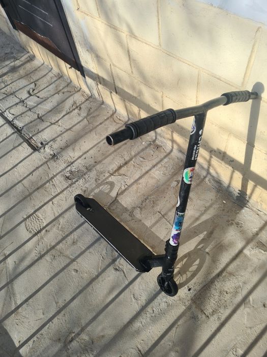 Продам трюковой самакат за 30,000 всё работает