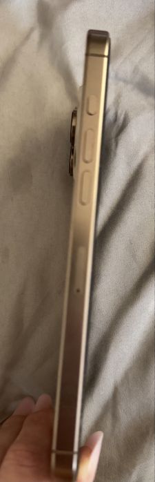 Iphone 16 pro max gold