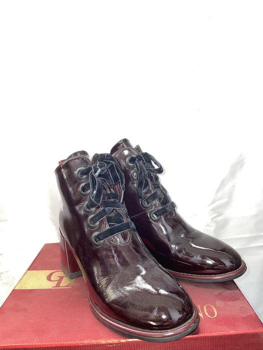 Обувь лакированная женская 37 размер