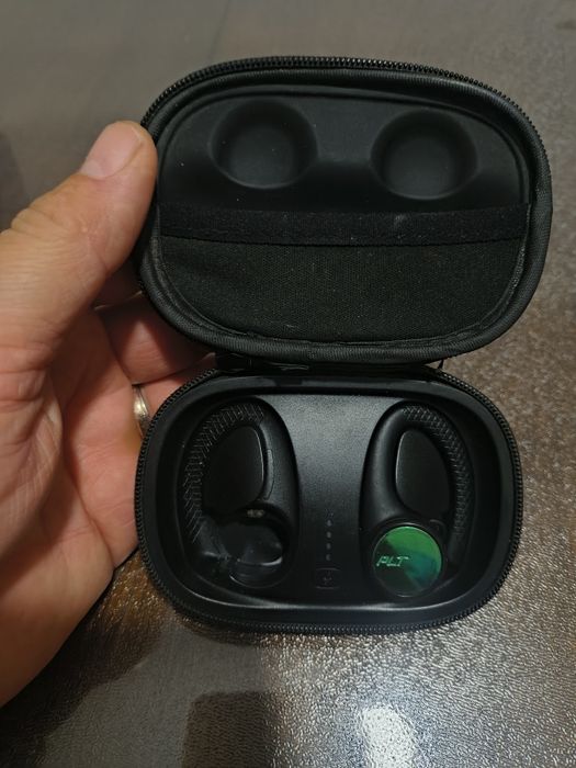 Se vinde casca Plantronics cu dock incarcare