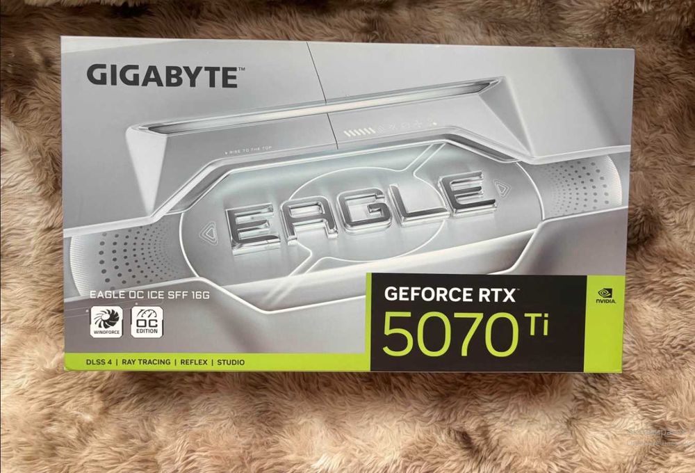 GIGABYTE GeForce RTX 5070 Ti Eagle OC Ice sff 16GB GDDR7 256