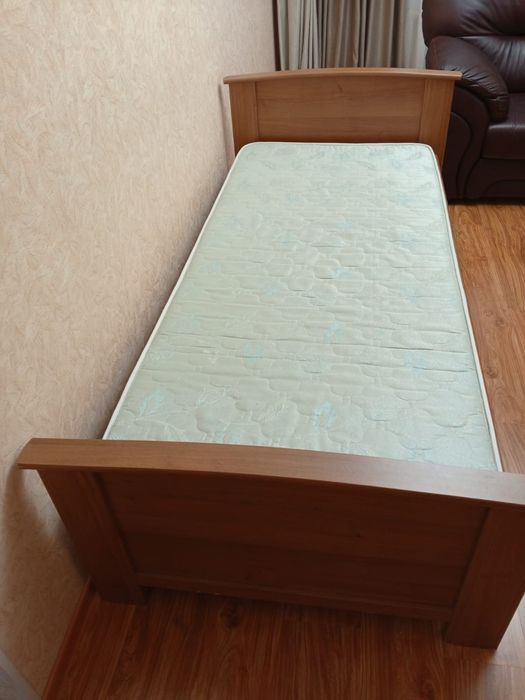 Продам кровать в хорошом состоянии.