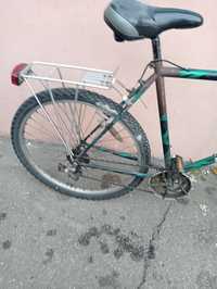 Vând bicicleta în stare bună