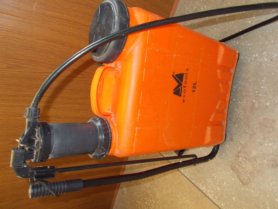 Pompa pentru stropit vita de vie