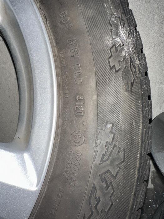 Гуми и джанти 16-ки за volkswagen tiguan 5 по 112 и стават на много др