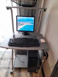 Компютър с бюро