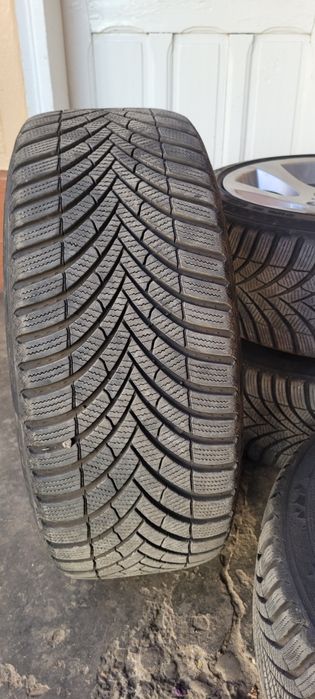 Vând roți bmw pe 17 de iarnă