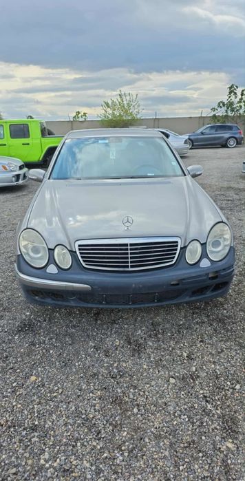 Mercedea-Benz E220 на части