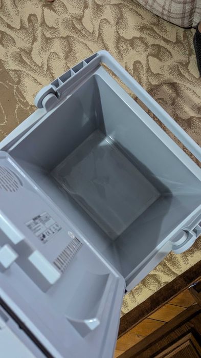 Lada frigorifica Mobicool V30