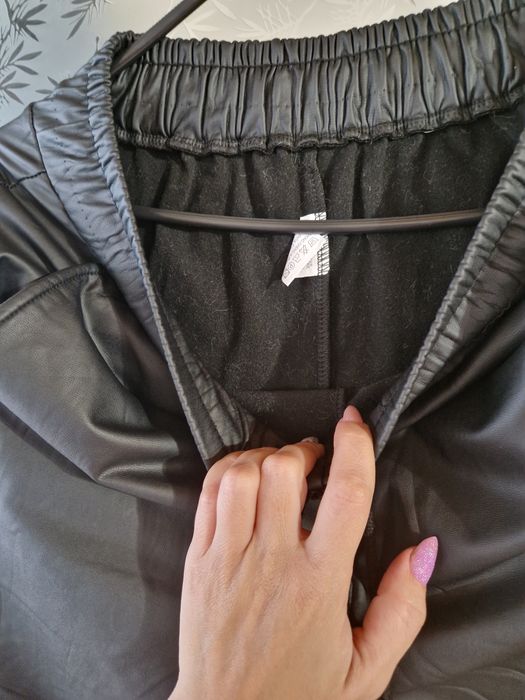 Pantaloni vătuiți pe interior