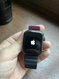 Apple Watch SE 44 mm с greenline ремешком