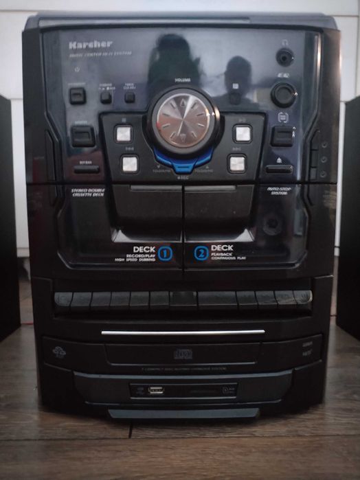 Продавам комбинирана музикална система