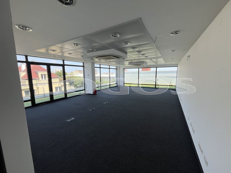 Дава се под наем Офис в Варна, Общината - 500 кв.м за 7500 € - Снимка #5