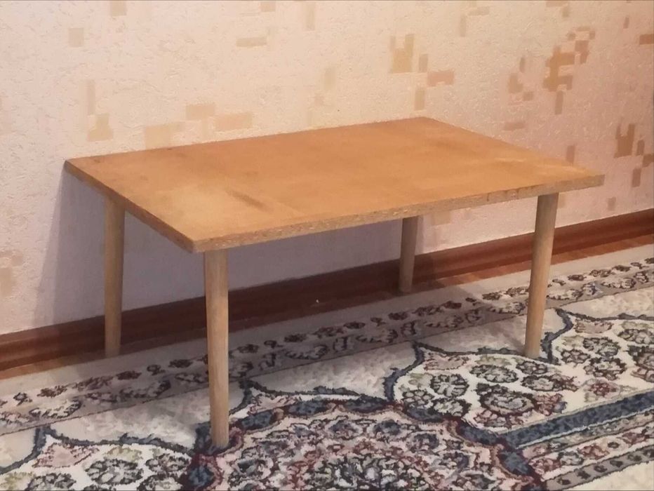 Stol stolik xontaxta