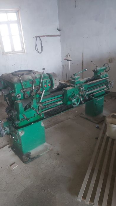 Токарный станок  сотилади
