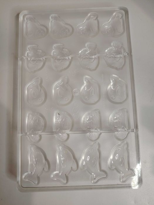 Поликарбонатни форми за шоколадови бонбони