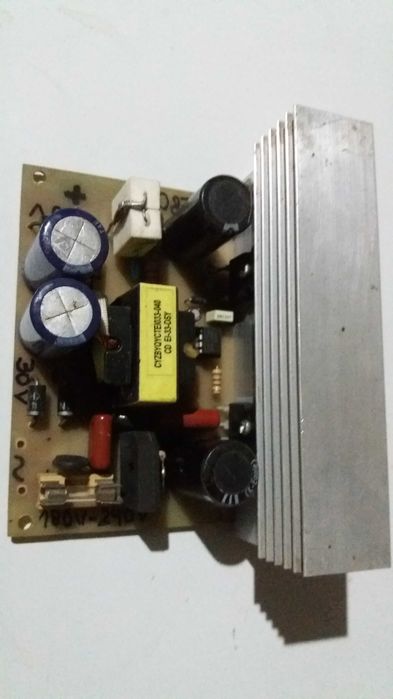 Sursa in comutatie SMPS 280W . 2X30V .  5A