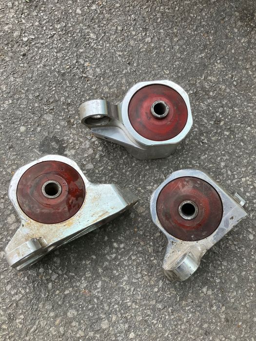 Тампони за двигател B серия полиуретанови (хонда сивик)