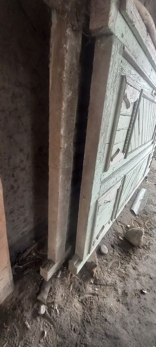 Yog'och darvoza mustahkam