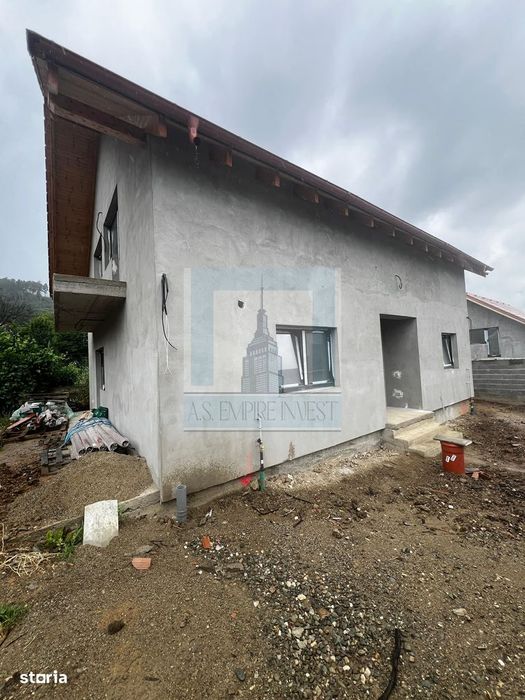 Casa/Villa , 5 camere, singur in curte - oras Codlea/Brasov
