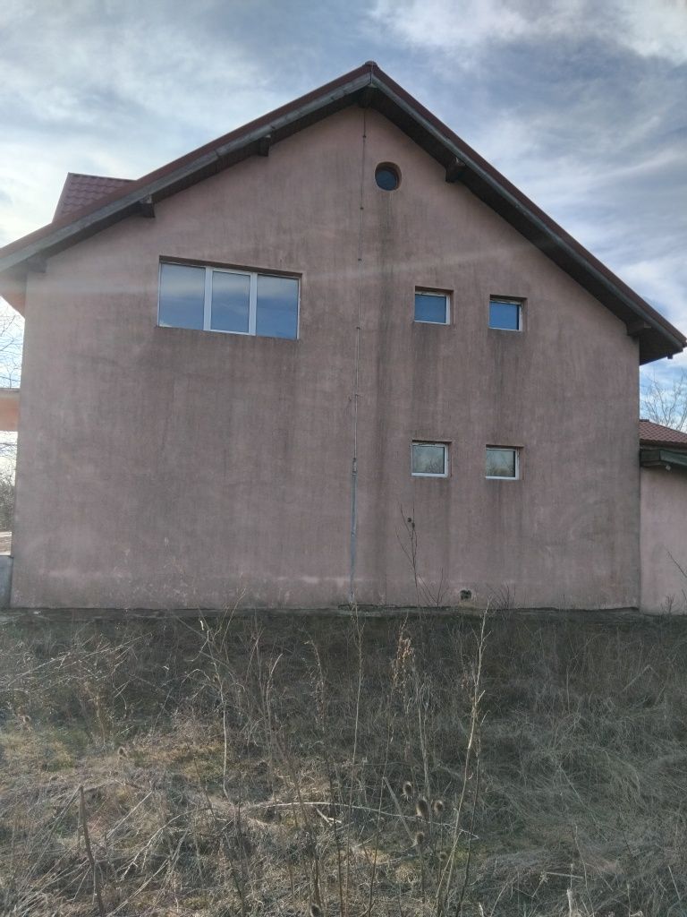 Vilă 5 camere construcție nouă