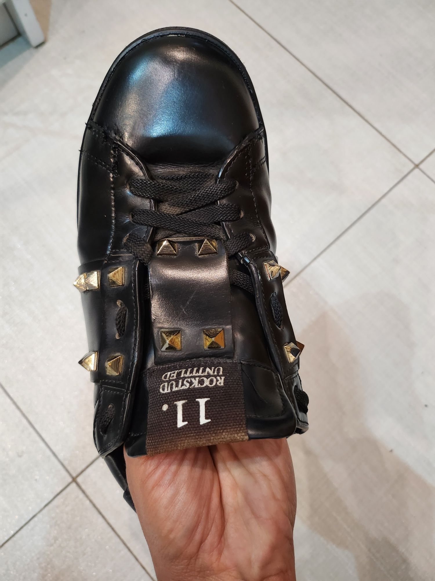 Valentino Garavani Rockstud Sneaker — номер 38