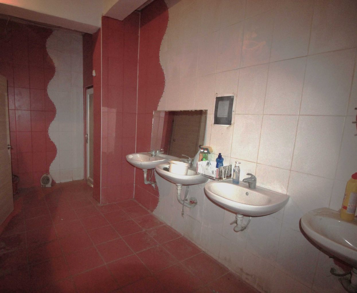 Продава се Промишлена сграда в Добрич, Дружба 1 - 1867 кв.м за 170 €/кв.м - Снимка #11