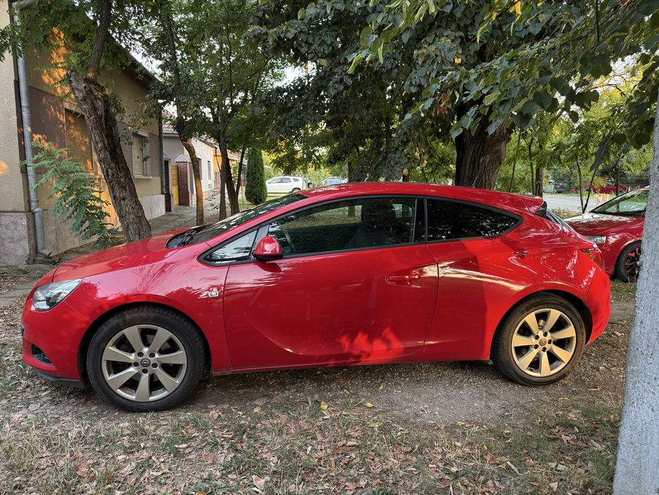 Opel Astra J Gtc 2012