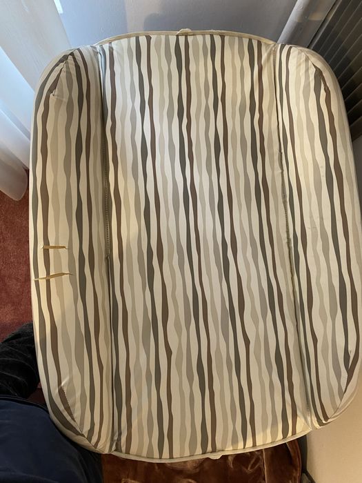 Cadita cu masa de infasat Chicco