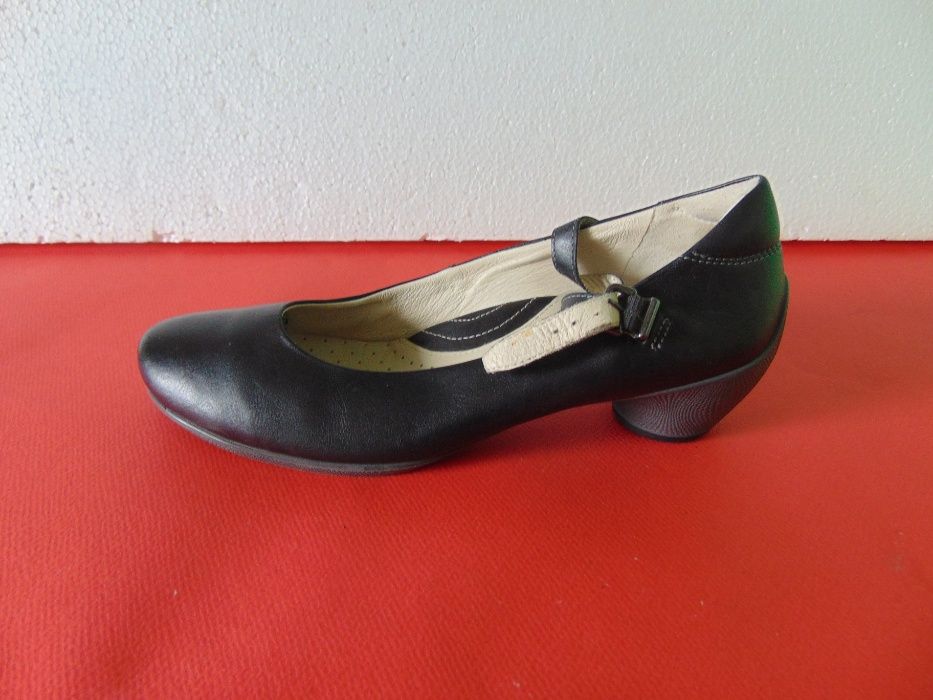 Ecco номер 39 Оригинални дамски обувки