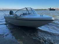 Barcă restaurată 4,85 m cu Yamaha F60 Ideală pentru pescuit & relaxare