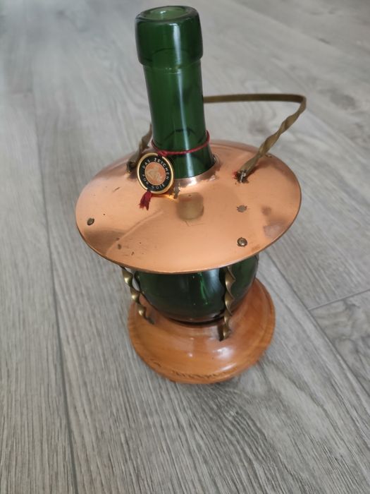 Немска музикална бутилка с швейцарска латерна