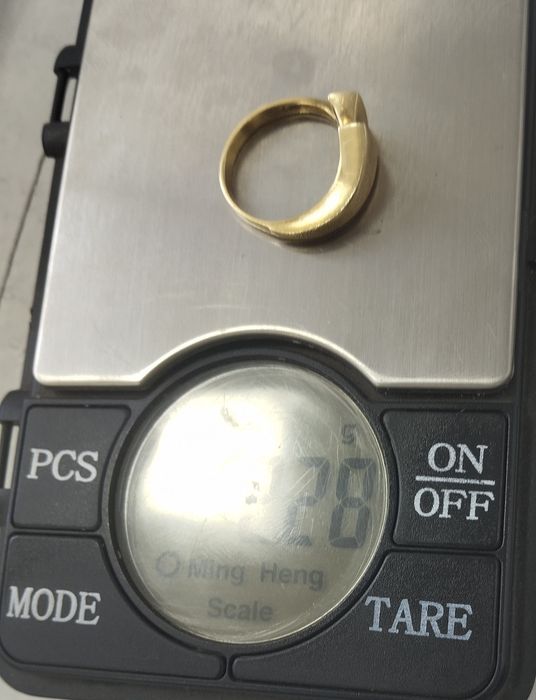 Продам золотое кольцо