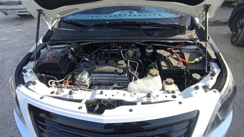 Автомобил сотилади