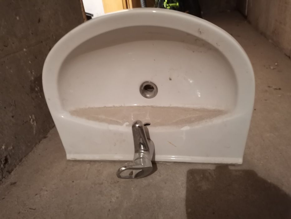 Мивки, смесители и клекало.