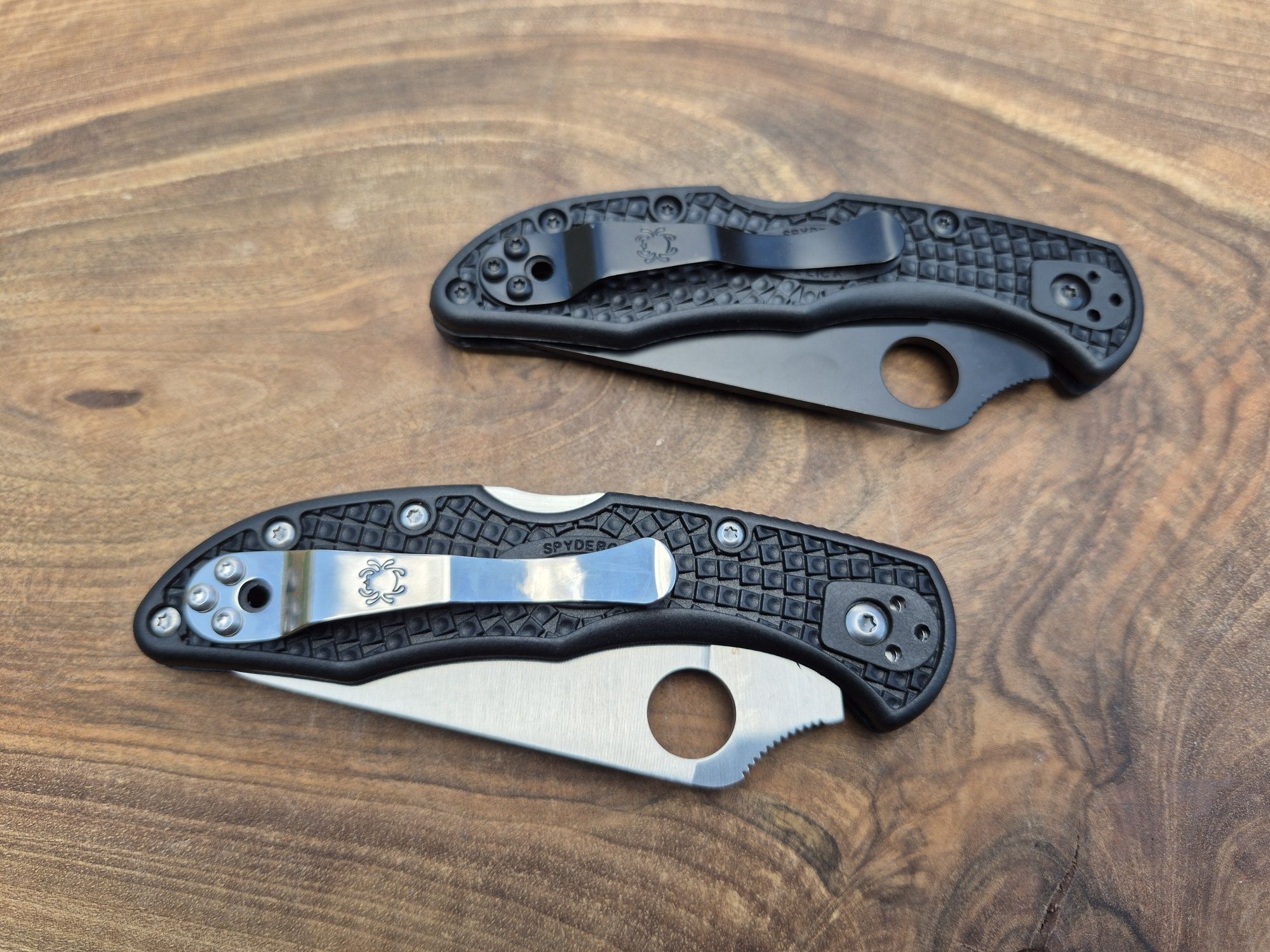 Сгъваем джобен нож Spyderco Delica 4,два цвята