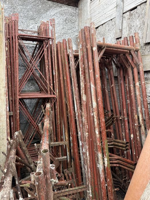 De vanzare schela 80lei/mp