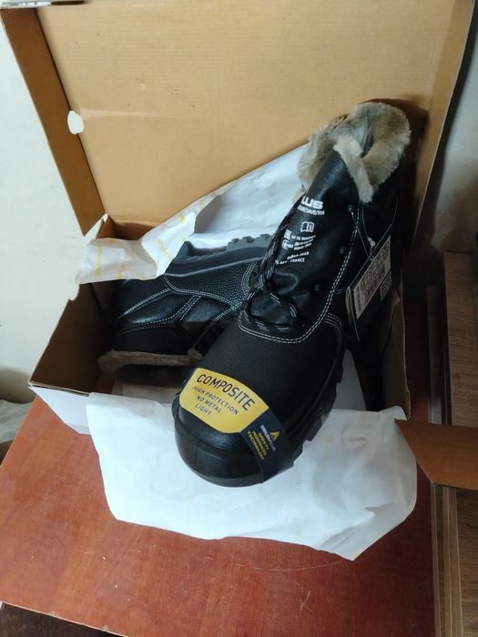 Продам сефетти ботинки