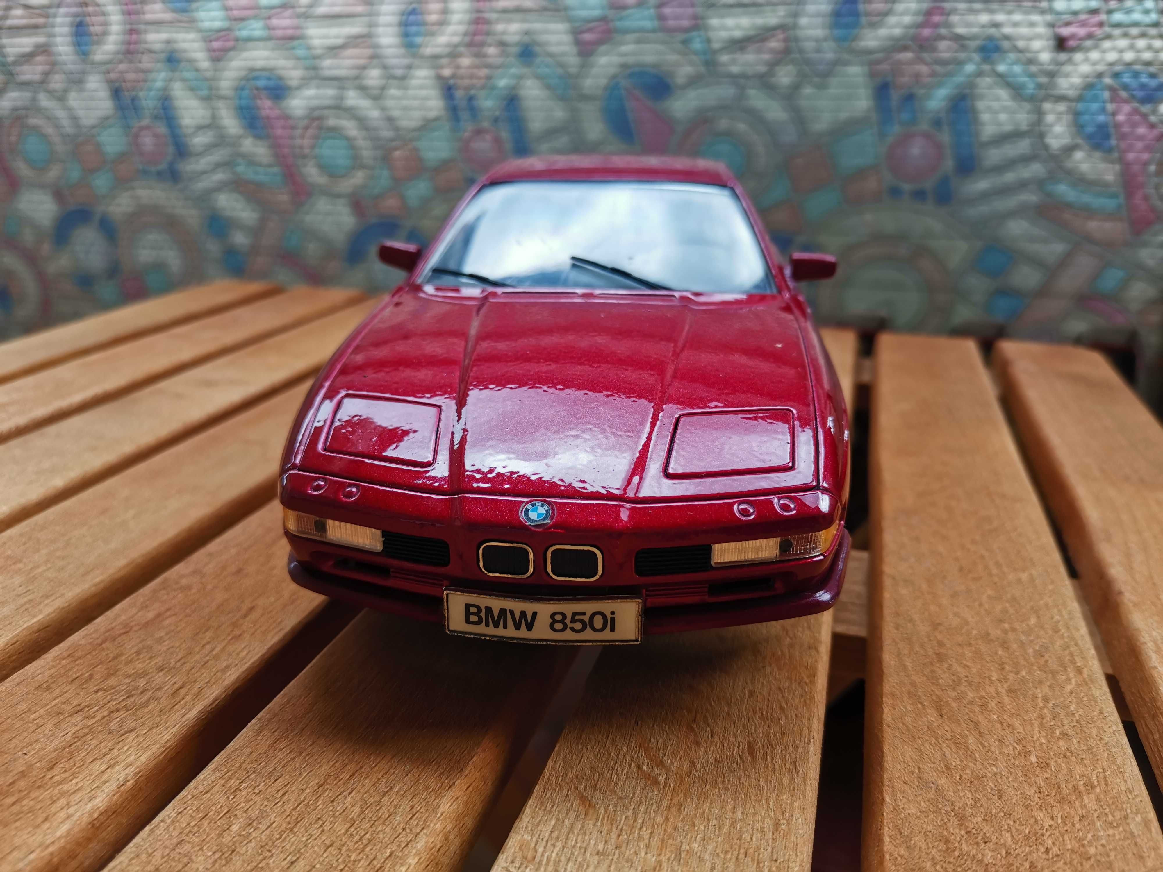 BMW E31 1:18 Maisto