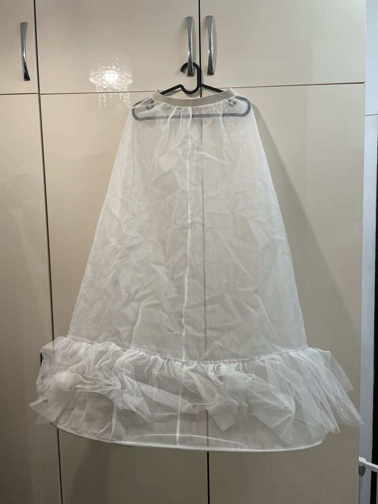 Роскошное изящное платье для свадьбы узату