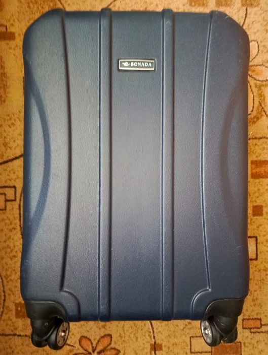 Чемодан б/у, поликарбонат, ручная кладь