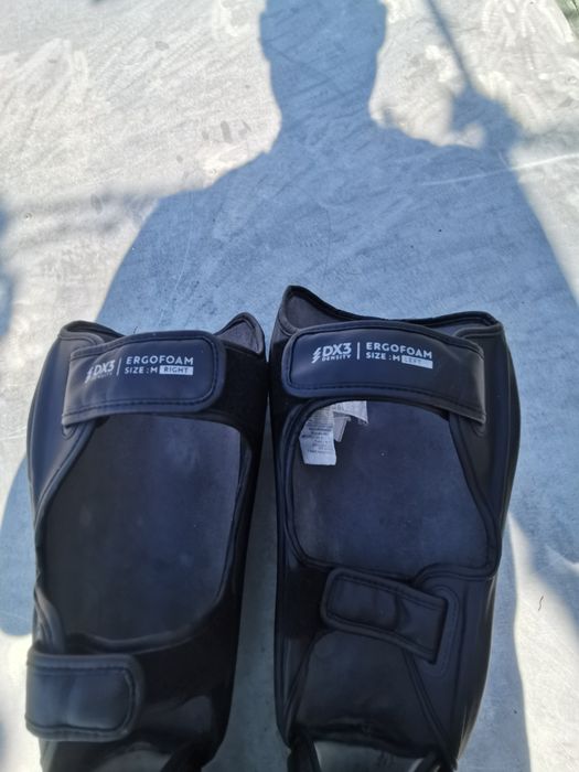 Protecții tibie și picior