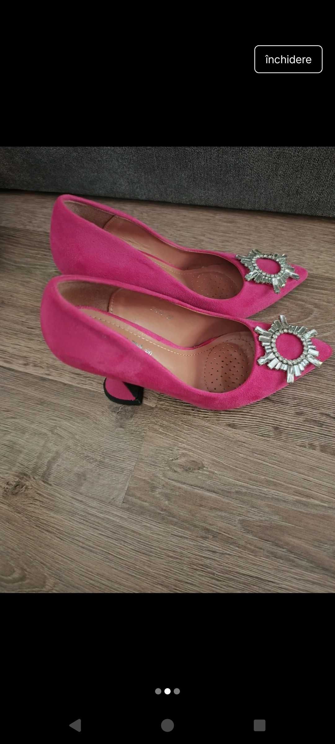 Vând pantofi eleganți