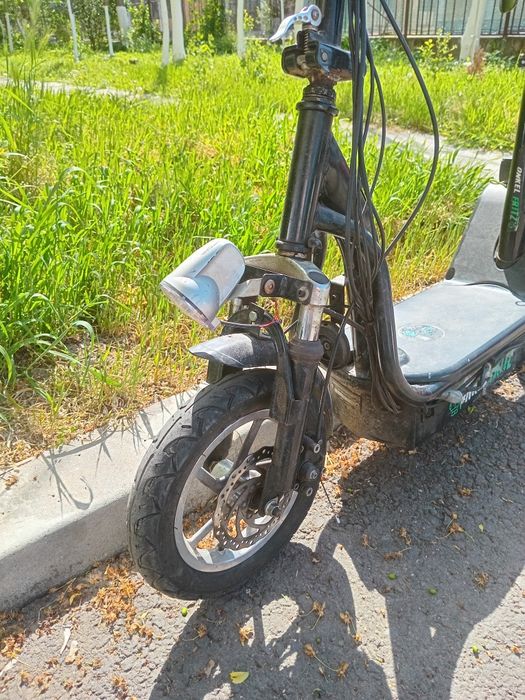 Vând scuter electric
