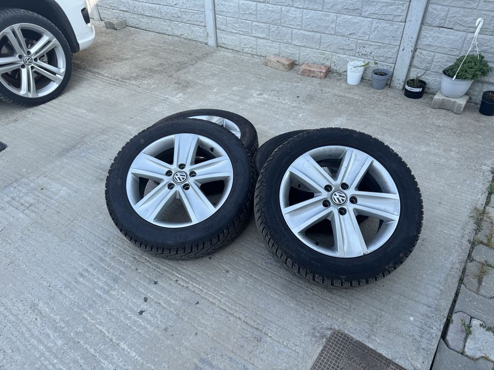 Set jante VW, 215/55/17 cu anvelope de iarna ca noiz dot 4122