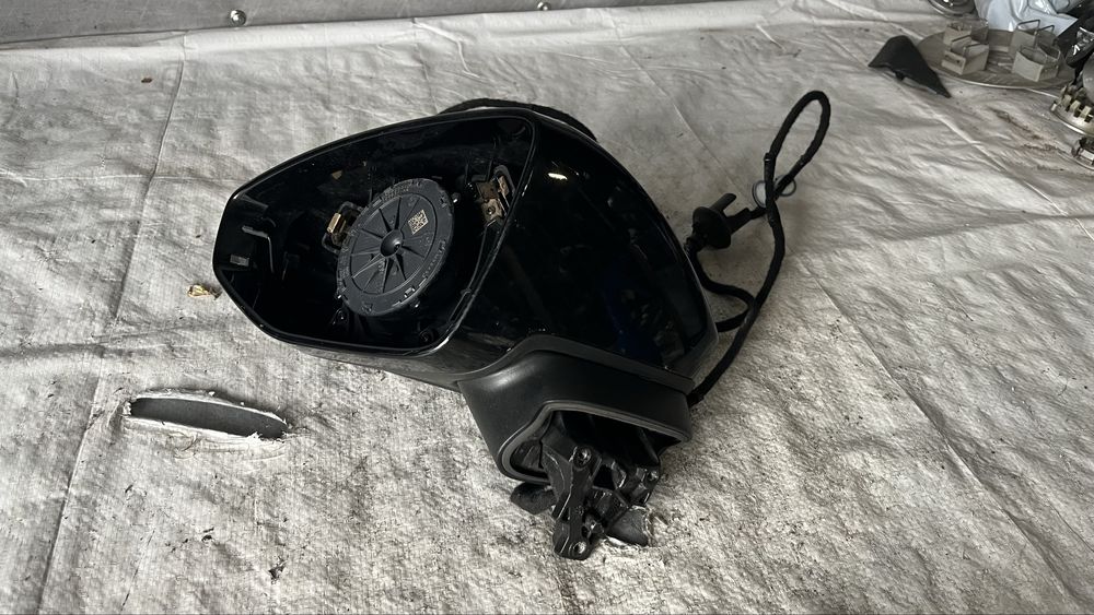Audi A6 C8 ляво огледало